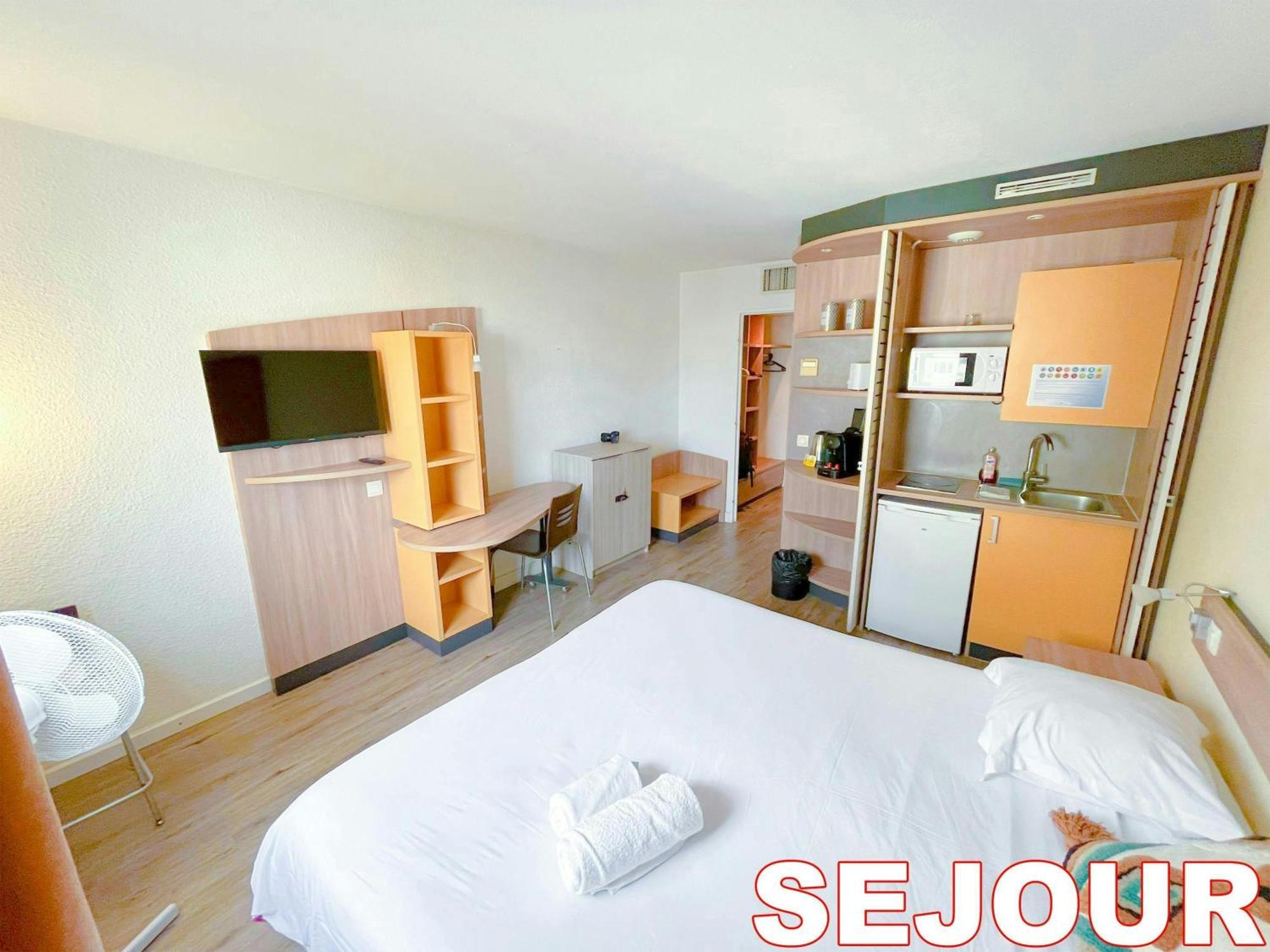 Paris Retreat 5 Minutes From Hoche Metroparking Apartamento Pantin Exterior foto